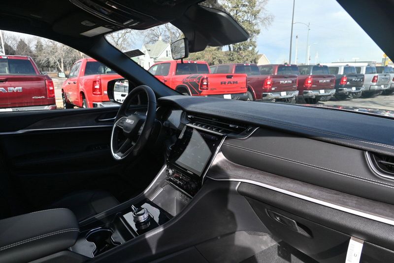 2025 Jeep Grand Cherokee L LimitedImage 19