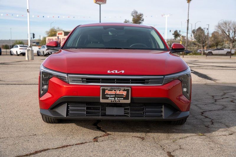 Used 2025 Kia K4 LXSImage 2