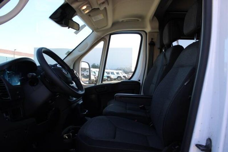 2022 RAM ProMaster 3500 High Roof 159 WB Basin SolarImage 34