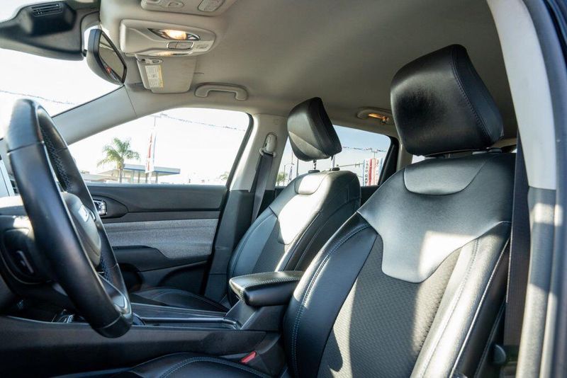 Used 2022 Jeep Compass LatitudeImage 12