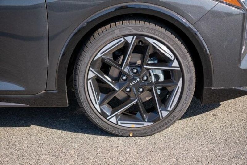 New 2025 Kia K4 GT-LineImage 9