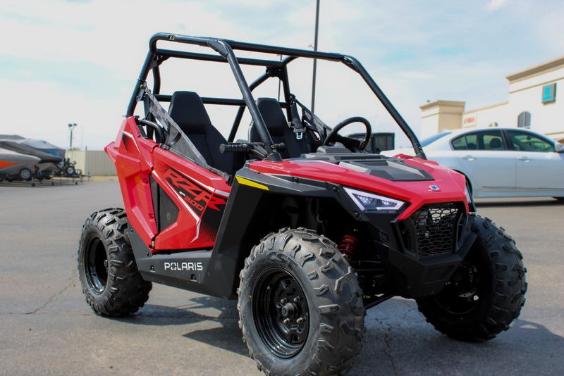 2025 POLARIS RZR 200 EFI INDY RED 
