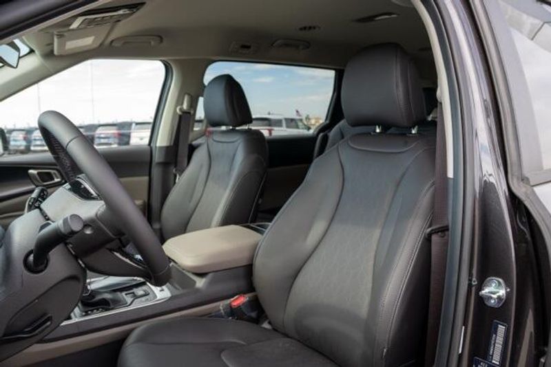 New 2026 Kia Carnival Hybrid LXSImage 12