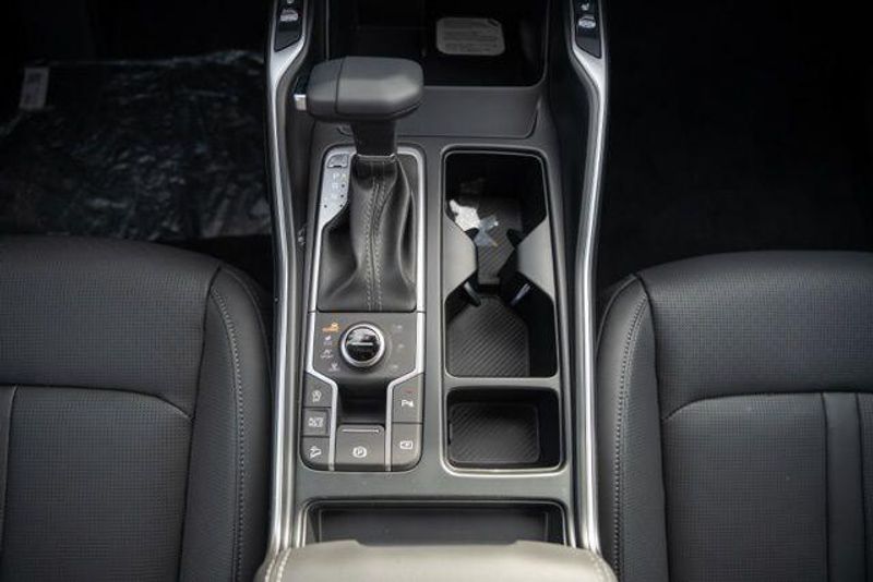 New 2026 Kia Sorento Plug-In Hybrid EXImage 17