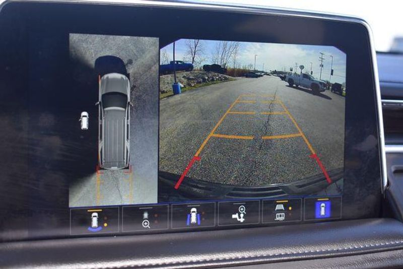 Used 2023 Chevrolet Suburban Z71Image 35