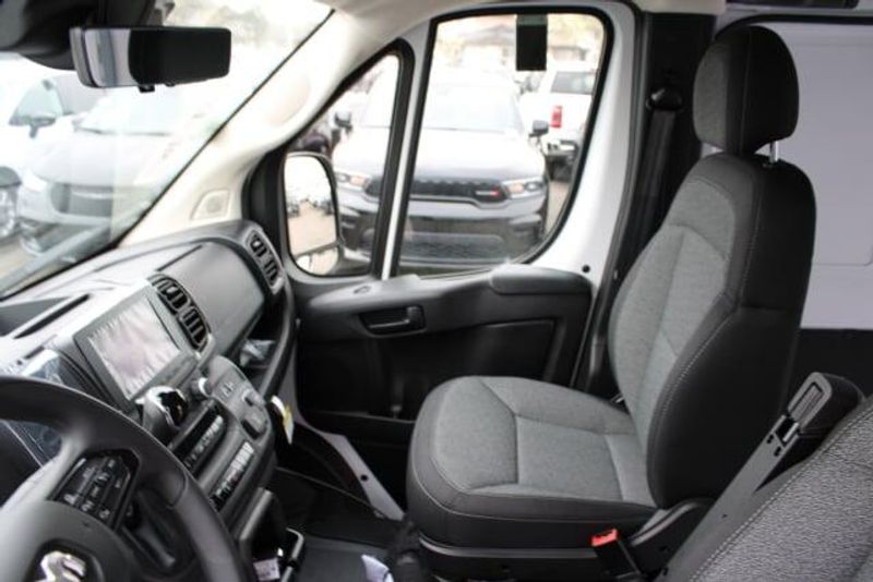 2025 RAM ProMaster 1500 Low Roof 118 WBImage 34