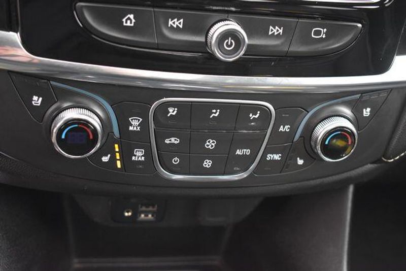 Used 2023 Chevrolet Traverse PremierImage 37