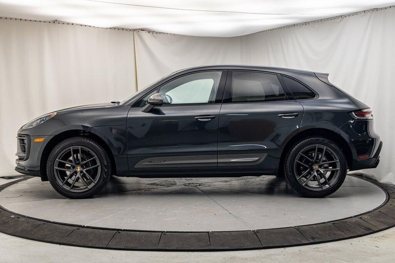 2023 Porsche Macan TImage 2