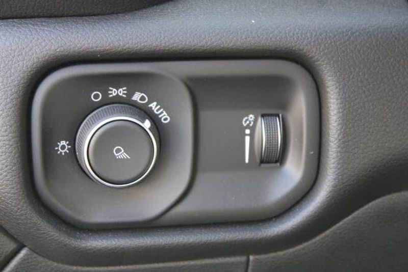 2023 RAM 2500 Tradesman Regular Cab Harbor BodyImage 19