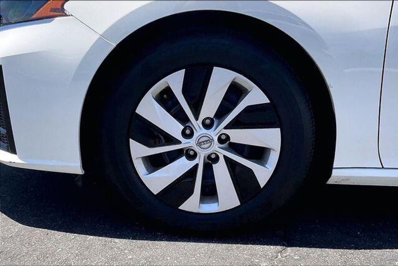Used 2024 Nissan Altima 2.5 SImage 8
