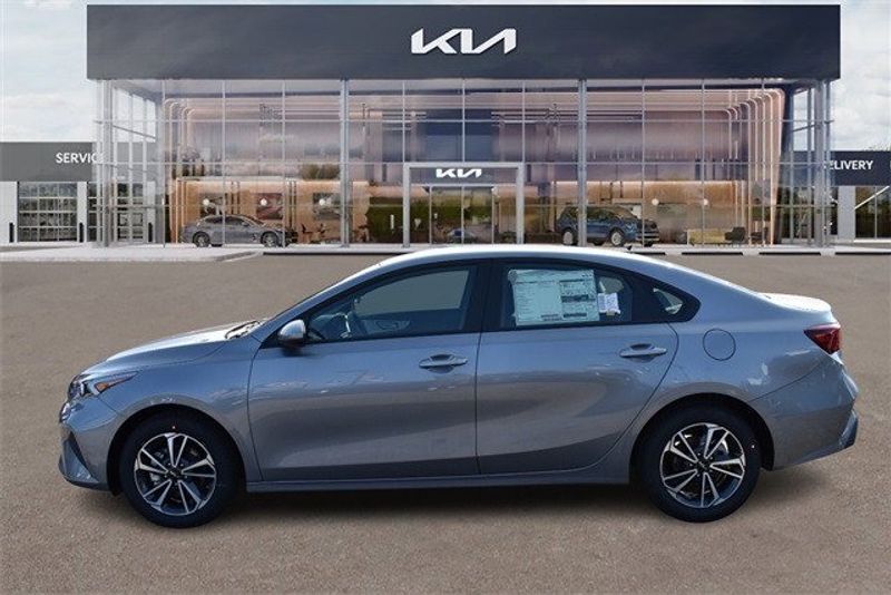 2024 Kia Forte LXSImage 7