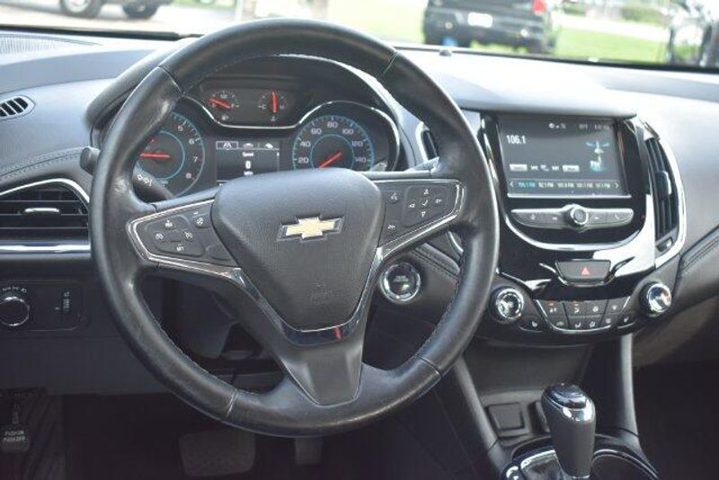Used 2017 Chevrolet Cruze PremierImage 18