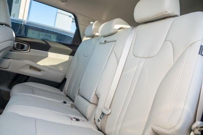 New 2026 Kia Sorento Hybrid EXImage 13