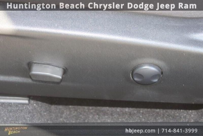 2022 Dodge Challenger R/TImage 38