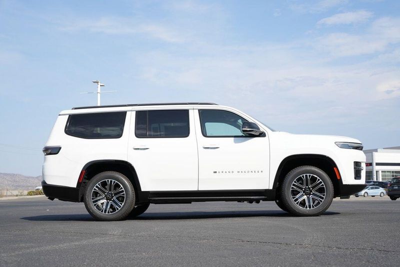 2026 Jeep Grand Wagoneer Image 8