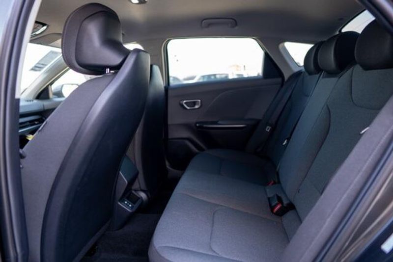 New 2025 Kia K4 LXSImage 13