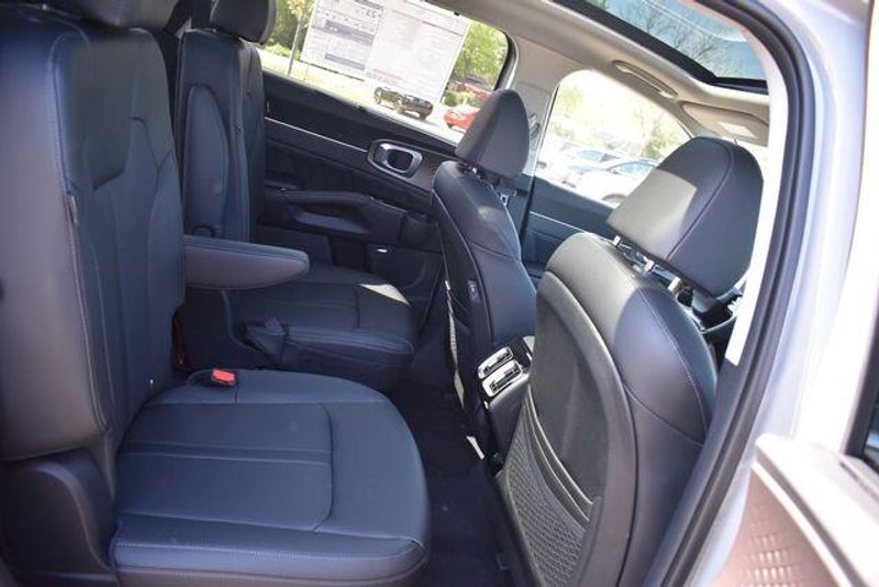 New 2026 Kia Sorento SXImage 17