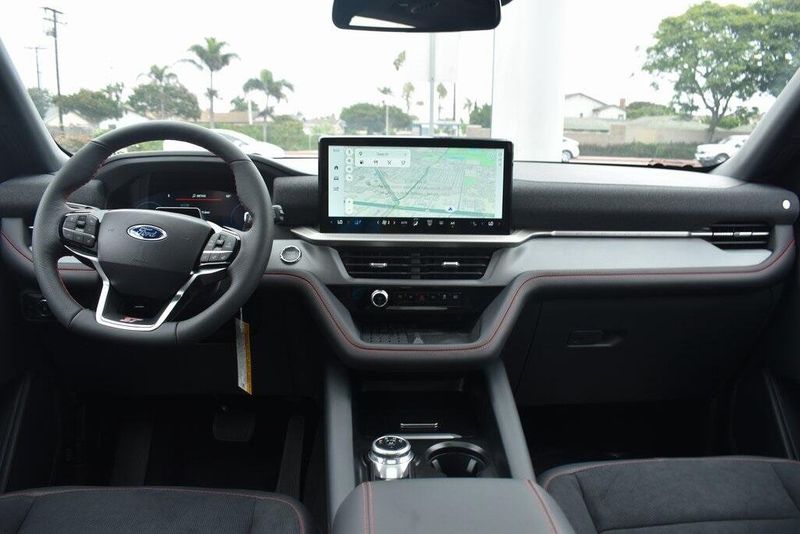 New 2025 Ford Explorer STImage 12