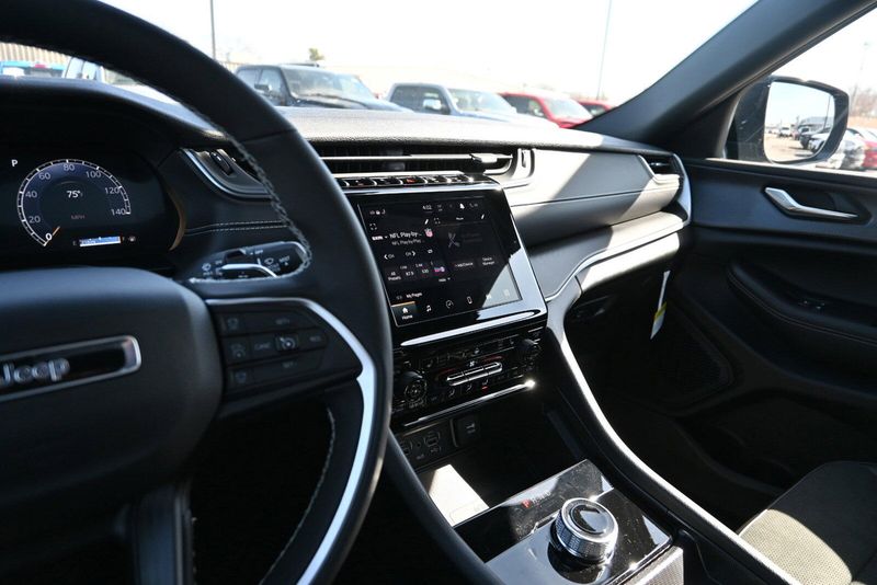 2025 Jeep Grand Cherokee L Altitude XImage 31