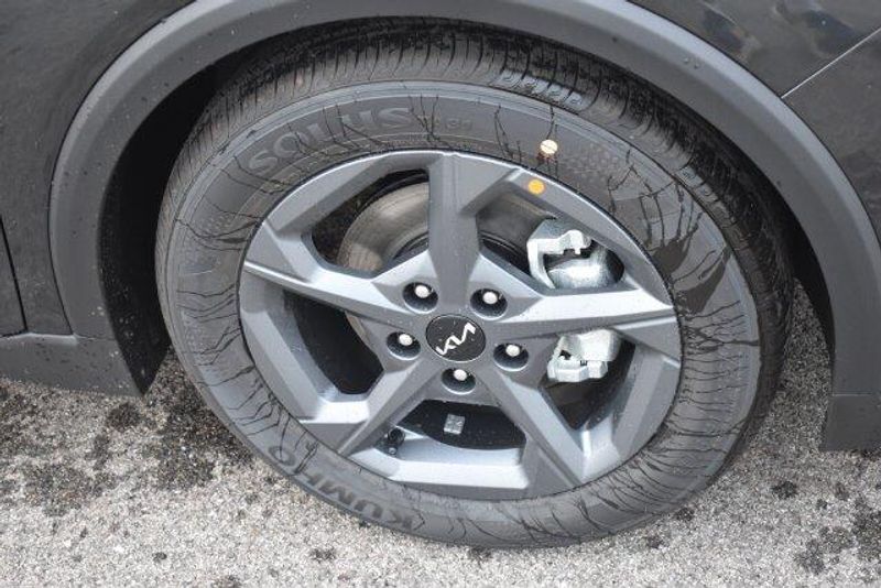 New 2026 Kia K4 LXSImage 12