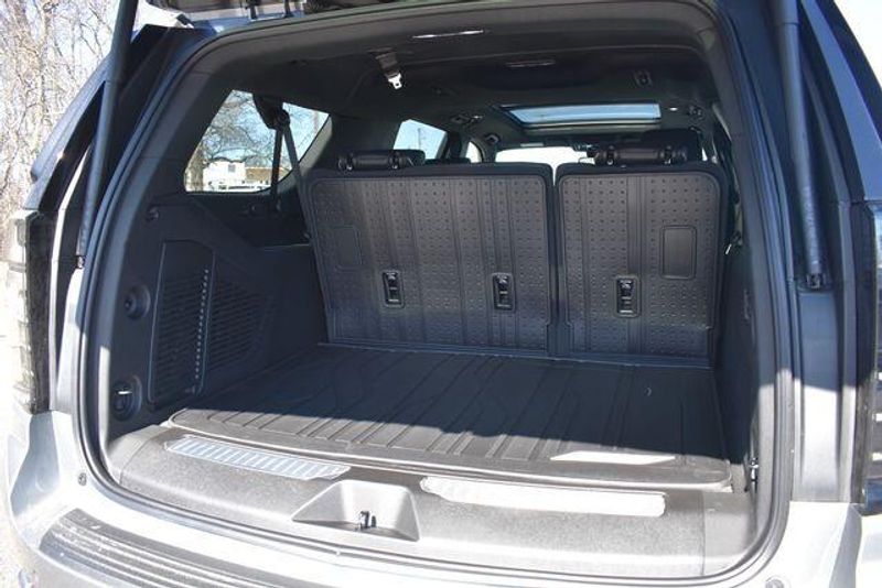 New 2026 Chevrolet Suburban PremierImage 23