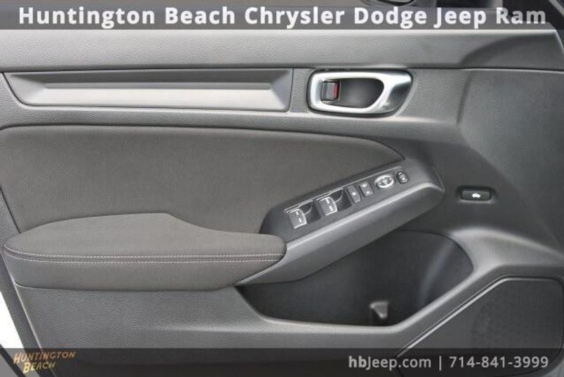 2025 Honda Civic LXImage 9