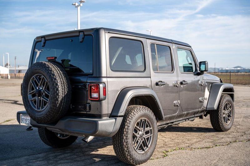Used 2025 Jeep Wrangler Sport SImage 7