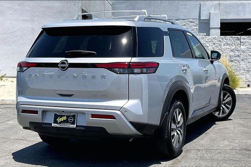Used 2025 Nissan Pathfinder SLImage 13