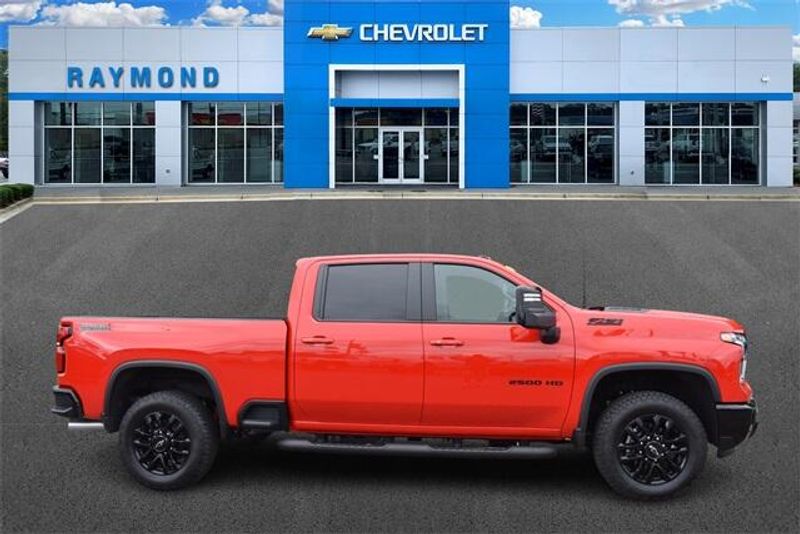 New 2025 Chevrolet Silverado 2500HD LTImage 2