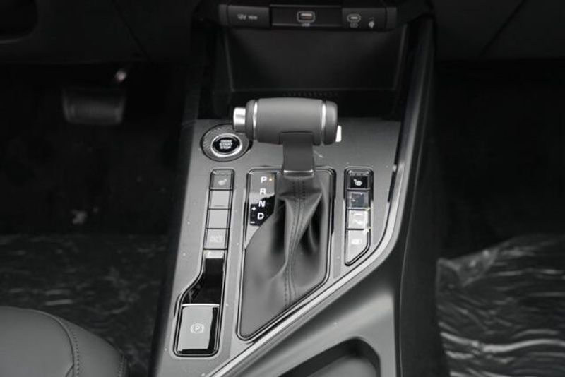 New 2026 Kia Niro EXImage 18