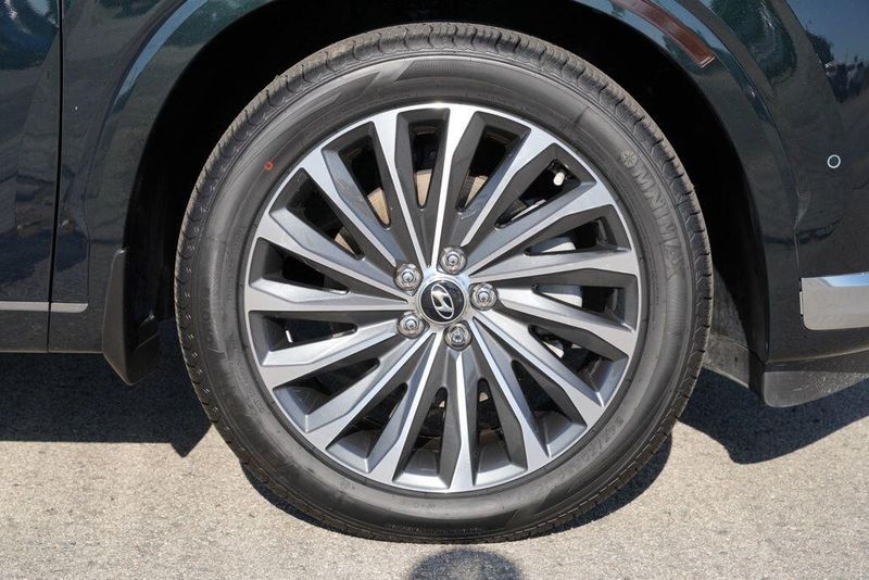 Used 2023 Hyundai Palisade CalligraphyImage 9