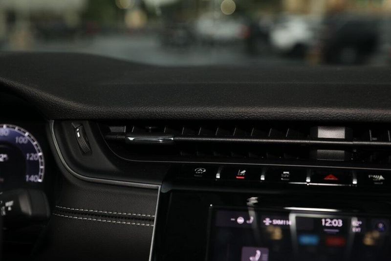 2025 Jeep Grand Cherokee Altitude 4x2Image 27