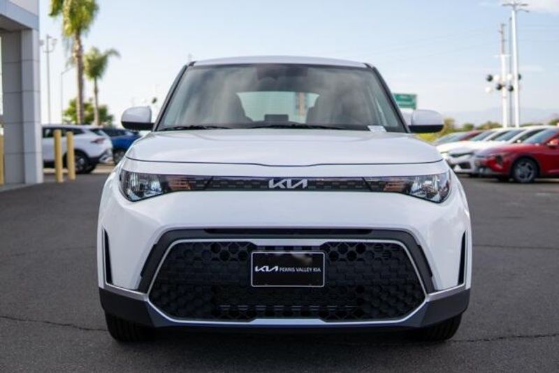 New 2025 Kia Soul LXImage 2