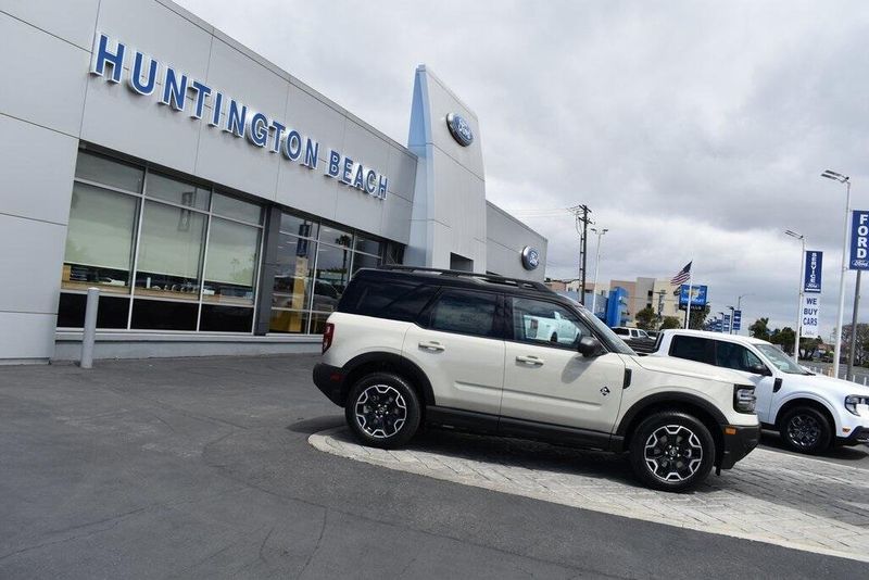 2025 Ford Bronco Sport Outer BanksImage 3