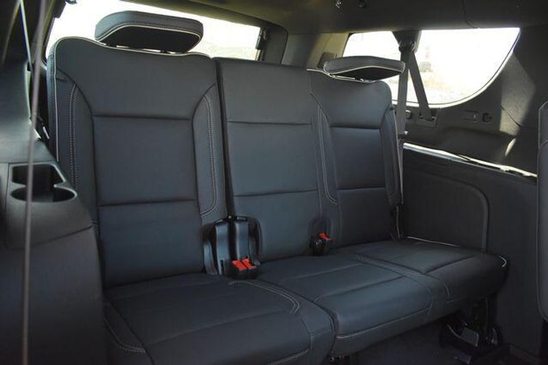 New 2026 Chevrolet Suburban PremierImage 19