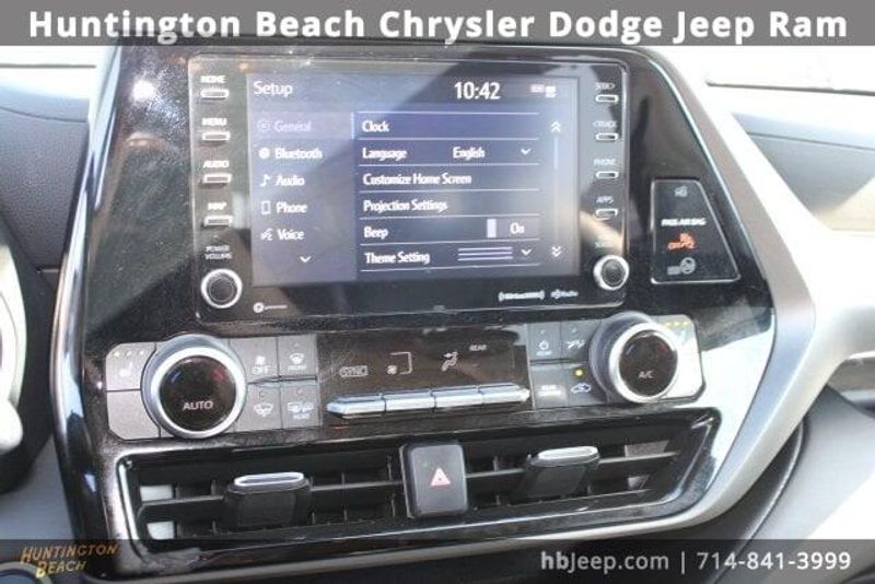 2021 Toyota Highlander Hybrid XLEImage 29