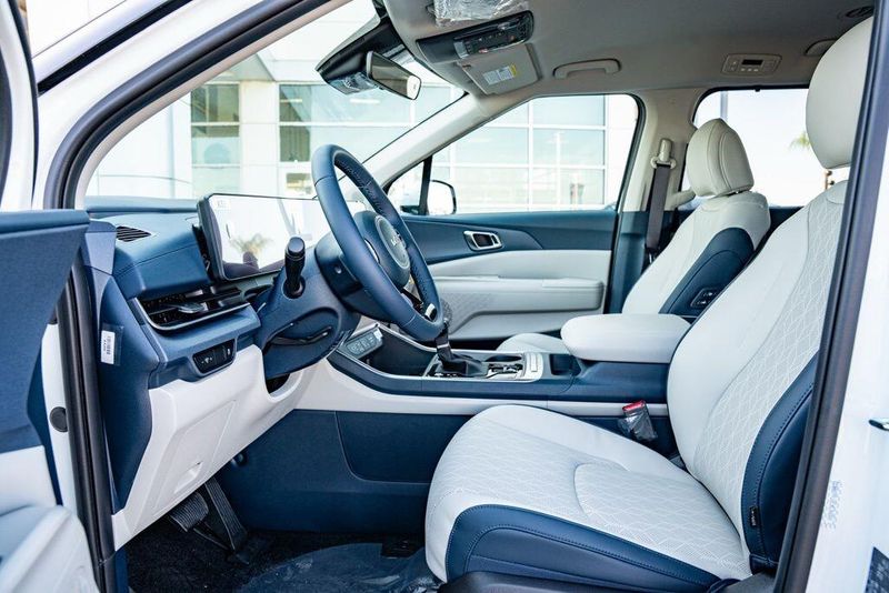 New 2026 Kia Carnival EXImage 11