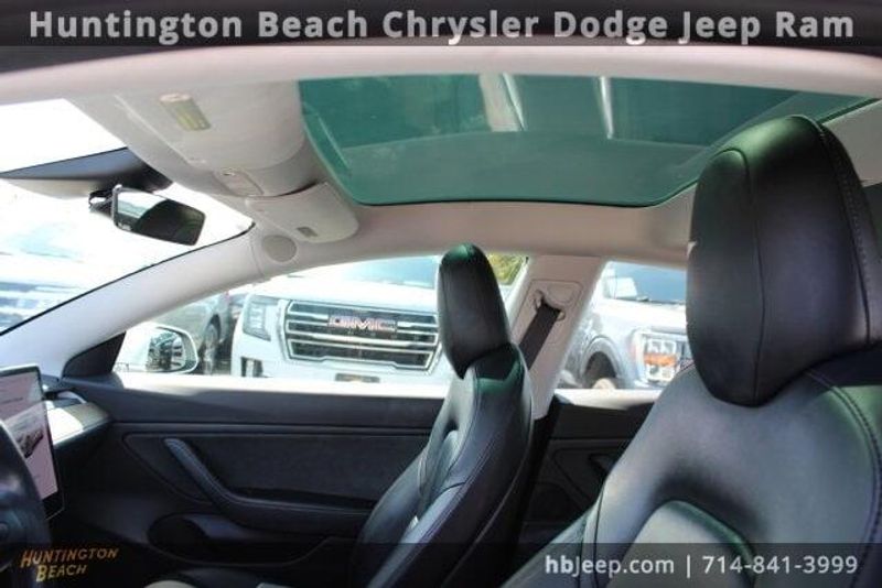 2018 Tesla Model 3 Long RangeImage 23