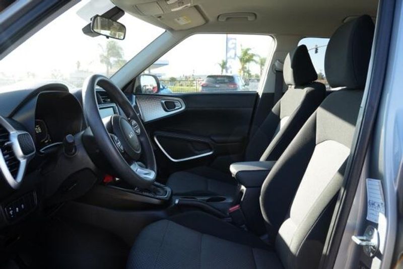 Used 2023 Kia Soul LXImage 11