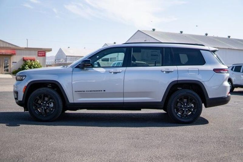 2025 Jeep Grand Cherokee L Altitude XImage 4