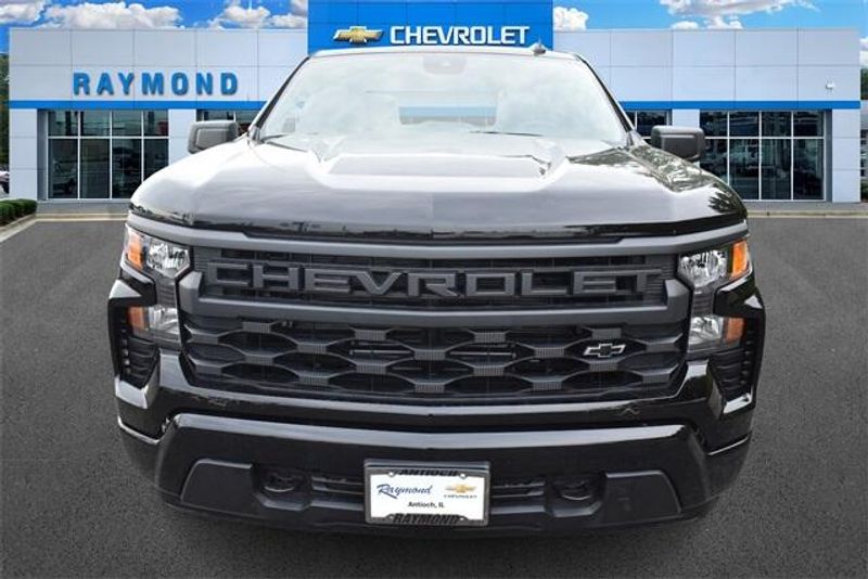 New 2025 Chevrolet Silverado 1500 CustomImage 8