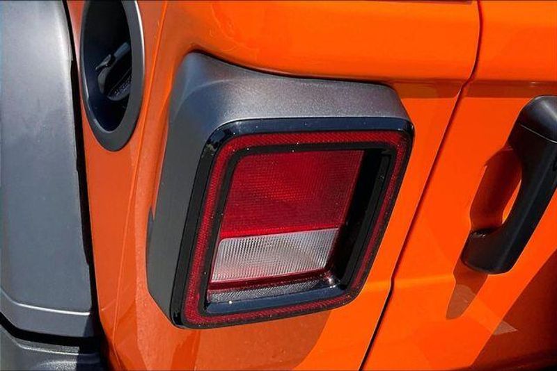 New 2026 Jeep Wrangler 4-door Sport SImage 12