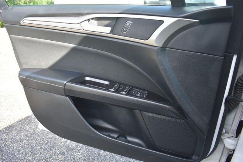 Used 2017 Ford Fusion SEImage 31