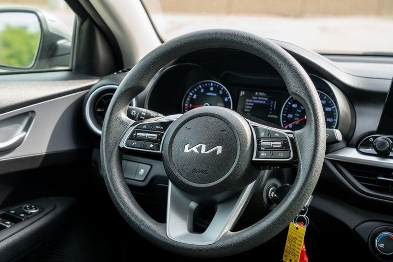 Used 2022 Kia Forte LXSImage 20