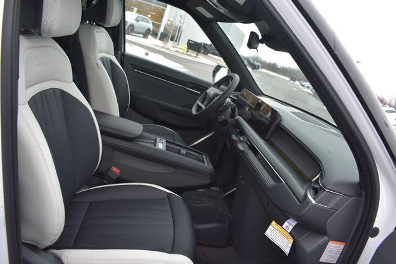 New 2026 Kia EV9 GT-LineImage 16