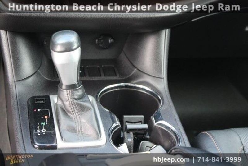 2016 Toyota Highlander LimitedImage 16
