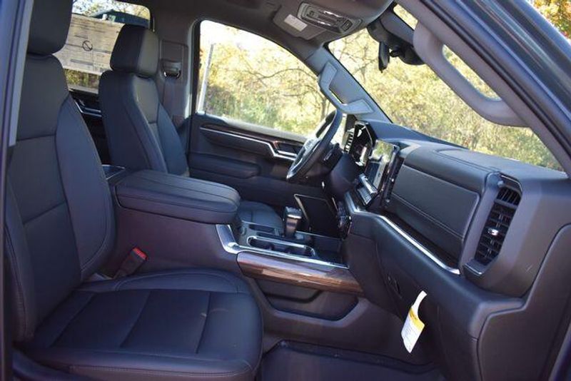 New 2025 Chevrolet Silverado 1500 LTImage 14