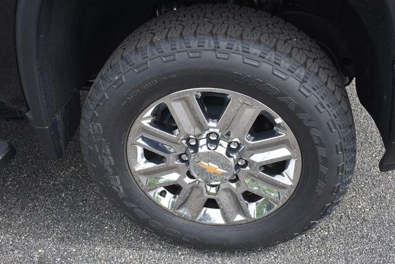New 2026 Chevrolet Silverado 3500HD High CountryImage 12