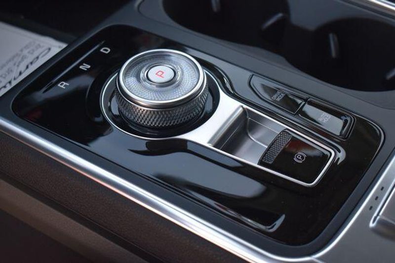 New 2026 Kia Carnival Hybrid EXImage 25