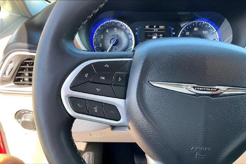 Used 2023 Chrysler Voyager LXImage 18